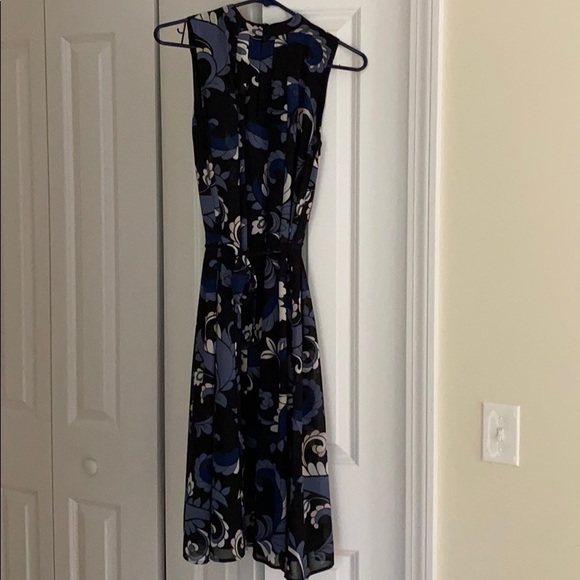 Dress - Picture 4 of 7